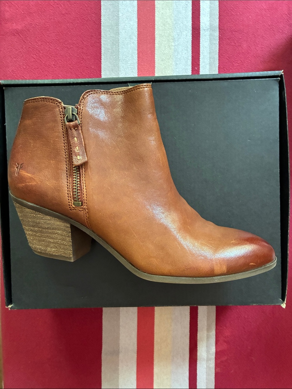 FRYE Judith Zip Bootie - Cognac - Size 8M - Picture 4 of 14